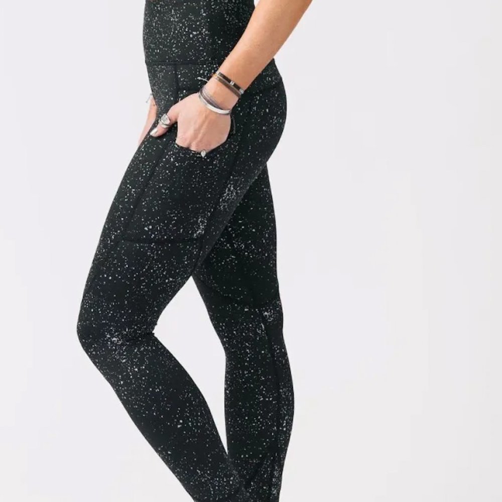 ZYIA Black Reflective Pocket Light n TIght Hi-RIse 7/8 length